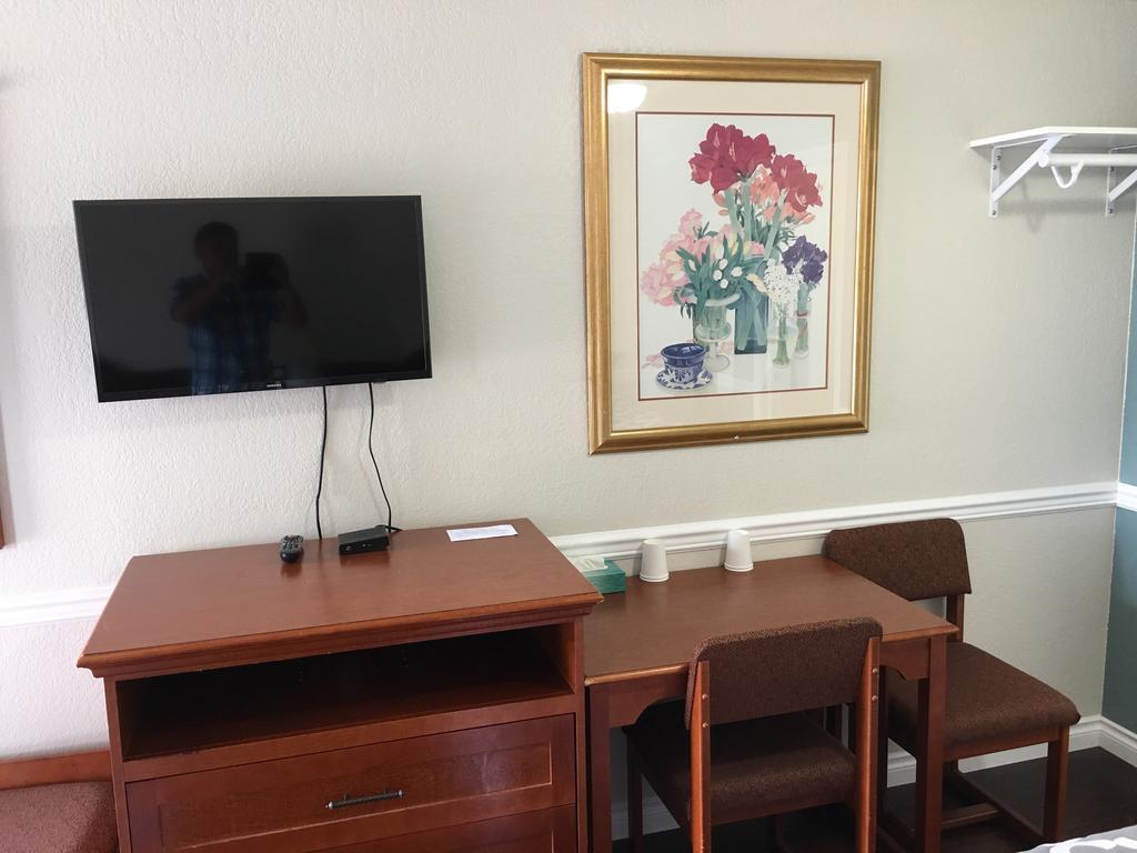 Belfair Motel 2*